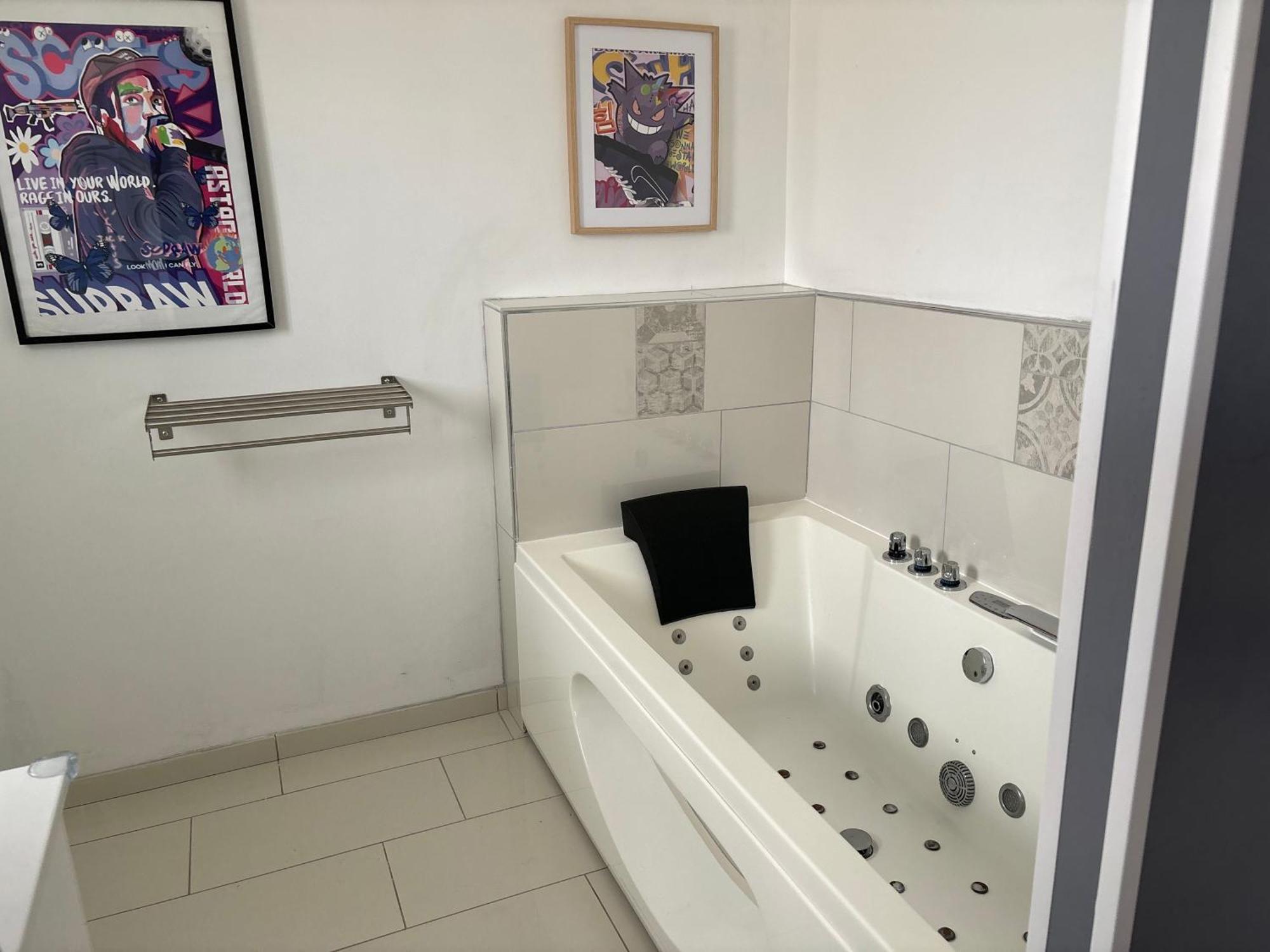 Maison Moderne Au Calme Avec Billard, Jacuzzi, Bain A Remous, Piscine, Babyfoot Labastide-du-Temple Экстерьер фото